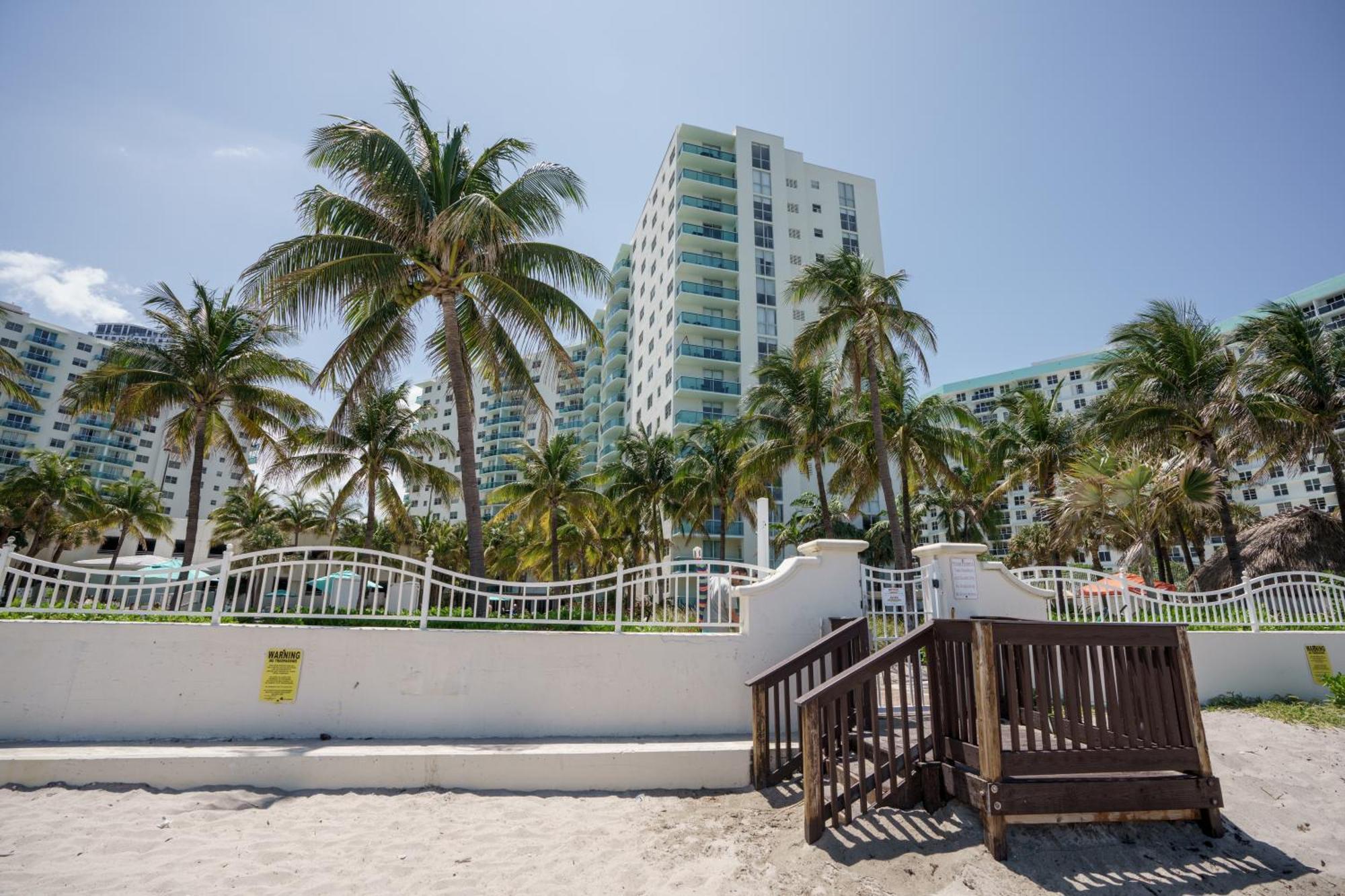 Modern 1 Bdr Oceanview With Direct Beach Access! ハリウッド エクステリア 写真