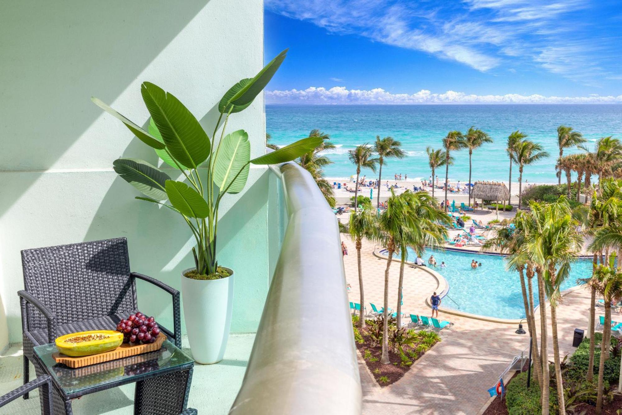 Modern 1 Bdr Oceanview With Direct Beach Access! ハリウッド エクステリア 写真